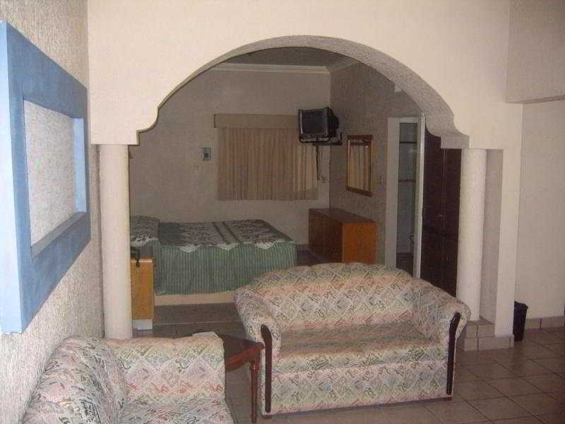 Hotel Suites Jose Marti Ciudad Juarez Ngoại thất bức ảnh